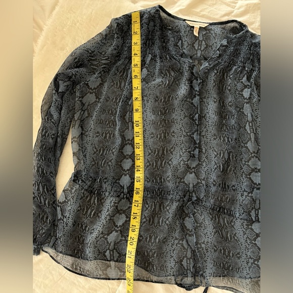 Rebecca Taylor snake skin 100% silk blouse blue size US 6 - Picture 10 of 13